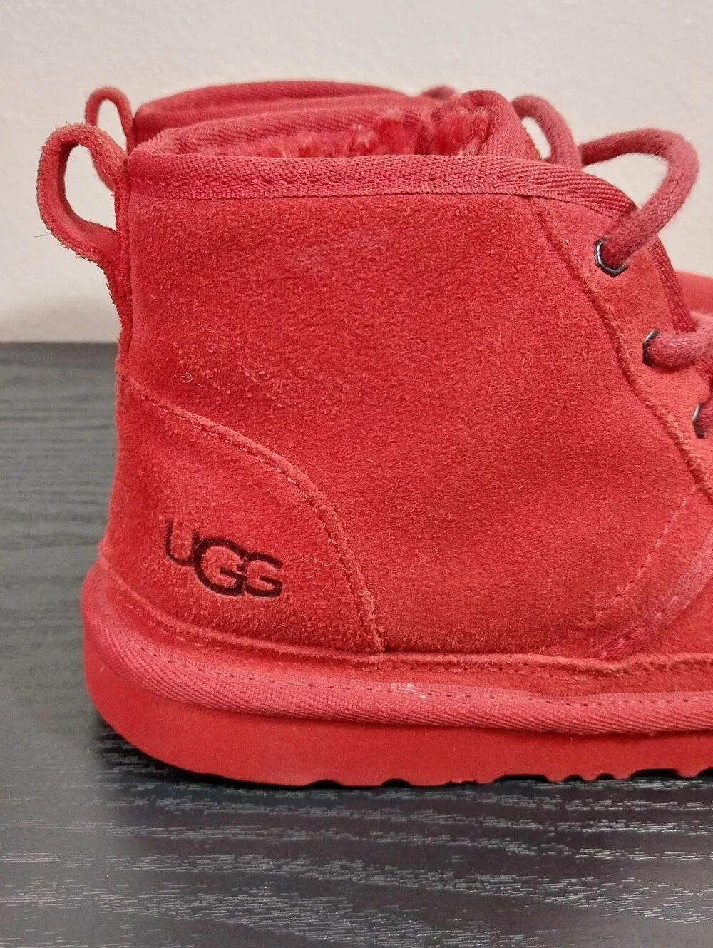 UGG Neumel II Kids Red Suede Lace-Up Ankle Chukka Boots Size 2